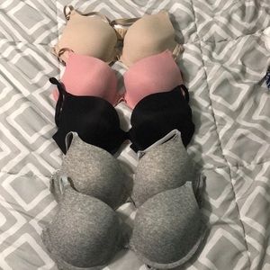 PINK wear everywhere t-shirt lightly lined bras